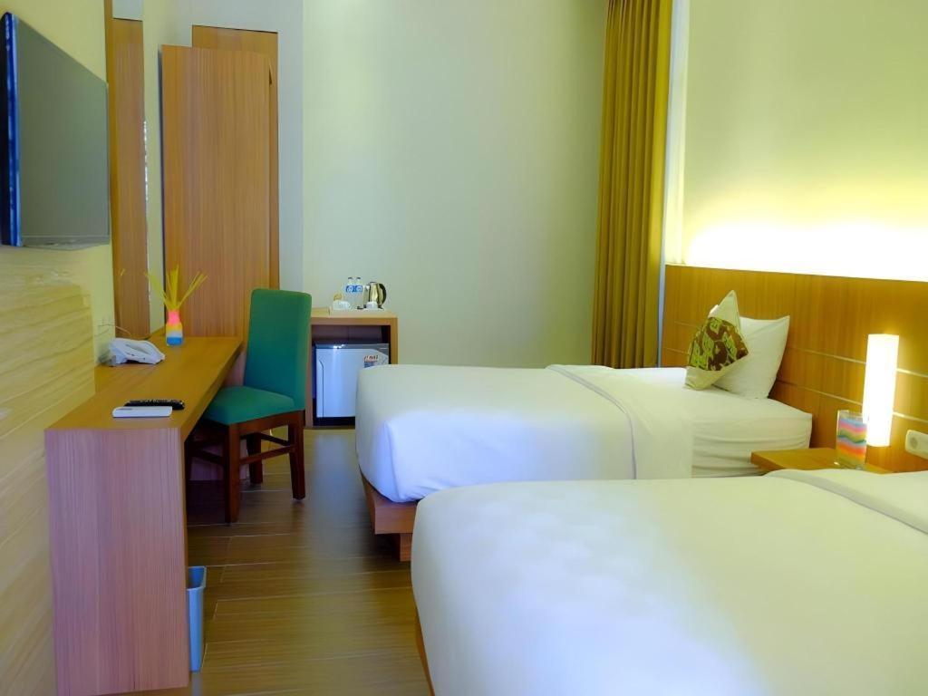 Lotus Hotel Subang Extérieur photo