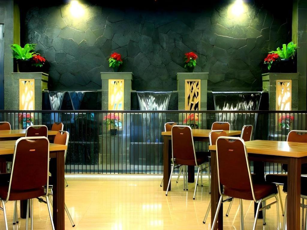 Lotus Hotel Subang Extérieur photo