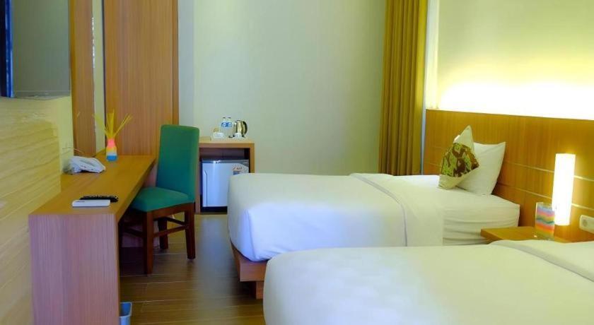 Lotus Hotel Subang Extérieur photo