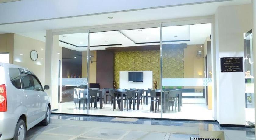 Lotus Hotel Subang Extérieur photo