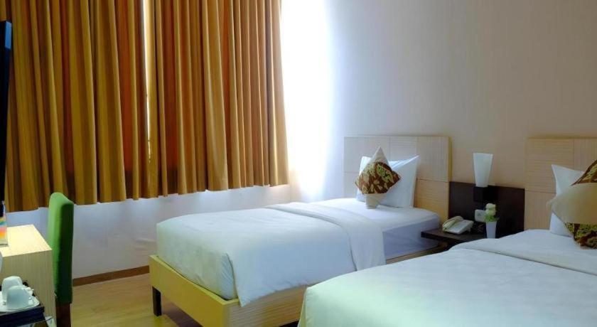 Lotus Hotel Subang Extérieur photo