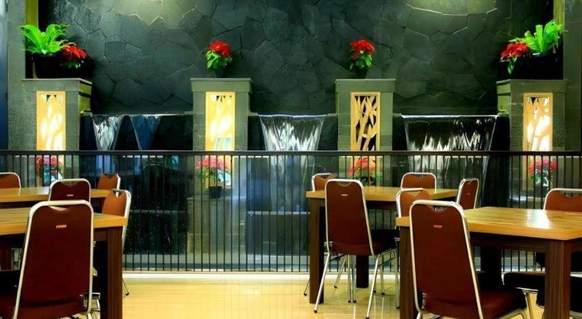 Lotus Hotel Subang Extérieur photo