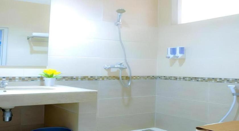 Lotus Hotel Subang Extérieur photo